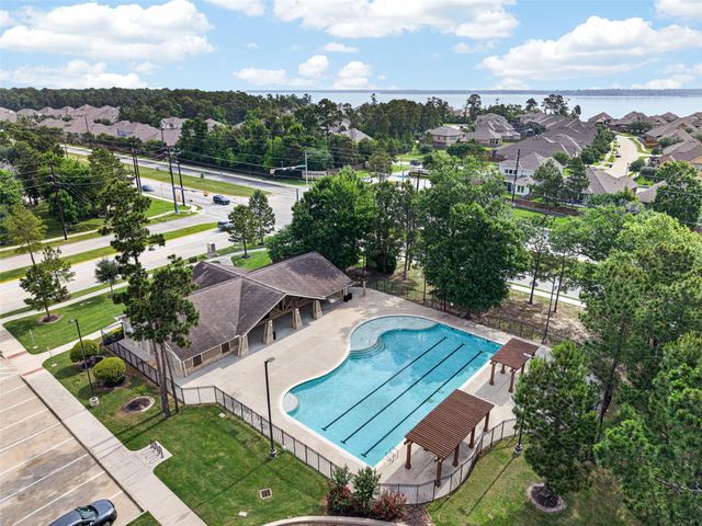 12818 Mossy Knoll Drive, Houston, TX 77044