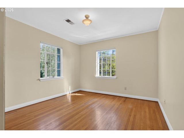 2325 Ne FLANDERS St 8, Portland, OR 97232