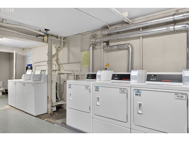 2325 Ne FLANDERS St 8, Portland, OR 97232