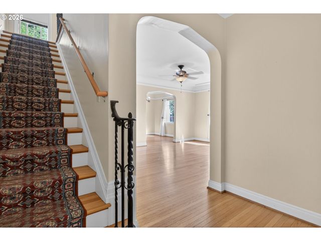 2325 Ne FLANDERS St 8, Portland, OR 97232