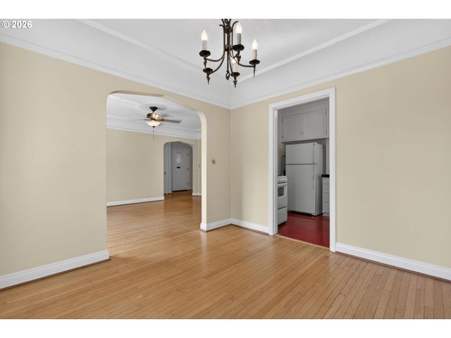 2325 Ne FLANDERS St 8, Portland, OR 97232