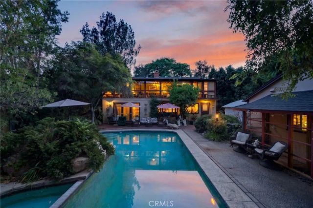 2136 S El Molino, San Marino, CA 91108