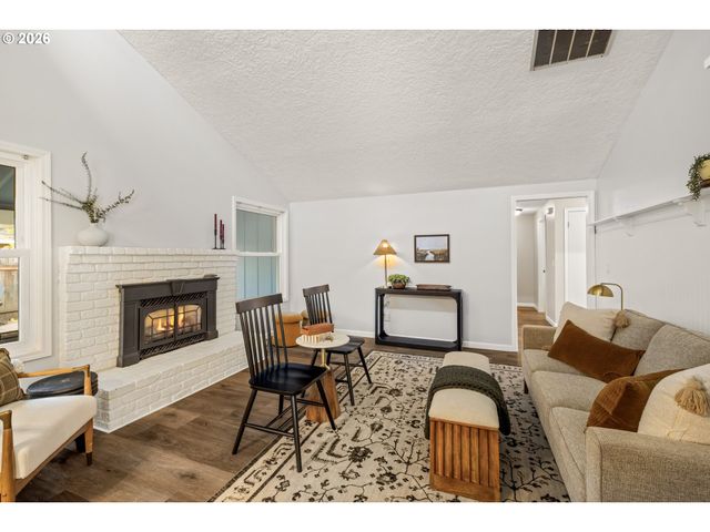 2820 Se BRODIAEA Ct, Hillsboro, OR 97123