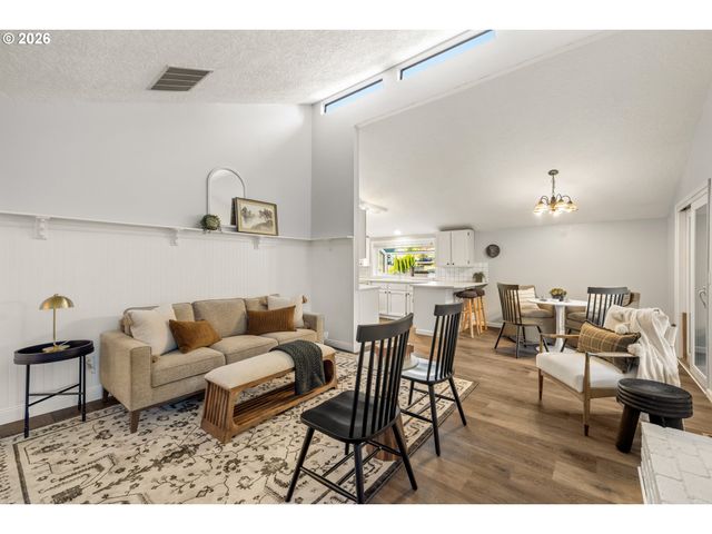 2820 Se BRODIAEA Ct, Hillsboro, OR 97123