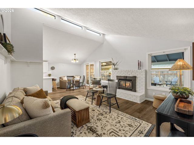 2820 Se BRODIAEA Ct, Hillsboro, OR 97123