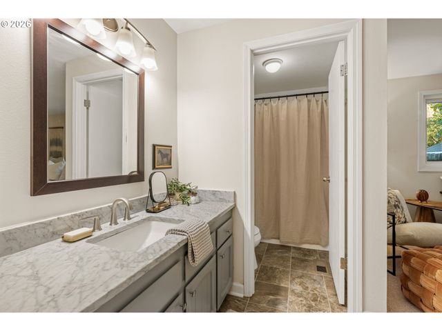 2820 Se BRODIAEA Ct, Hillsboro, OR 97123