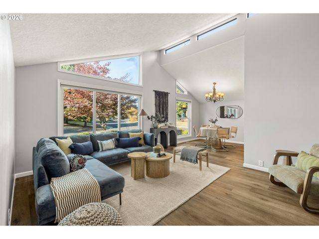 2820 Se BRODIAEA Ct, Hillsboro, OR 97123
