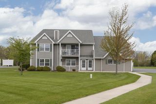 214 Minz Park CIRCLE #1, West Bend, WI 53095