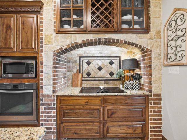 105 Mesquite Court, Decatur, TX 76234