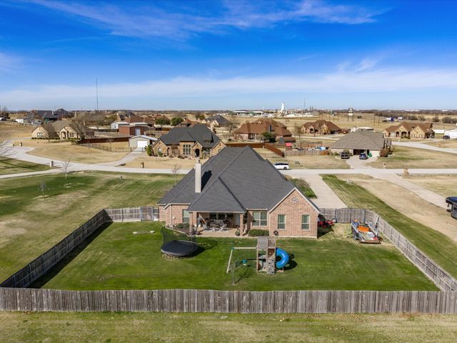 105 Mesquite Court, Decatur, TX 76234