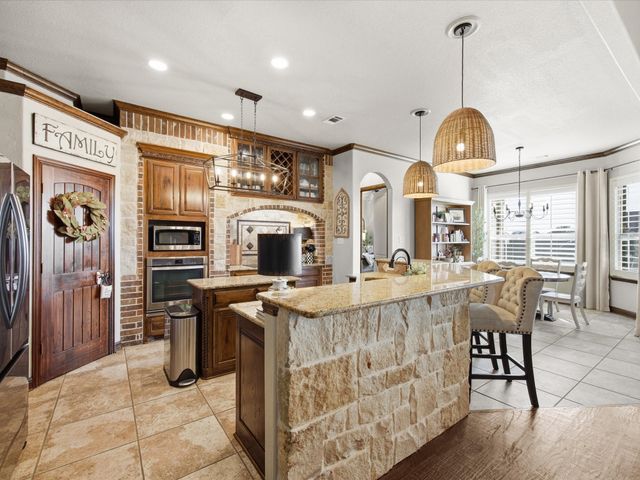 105 Mesquite Court, Decatur, TX 76234