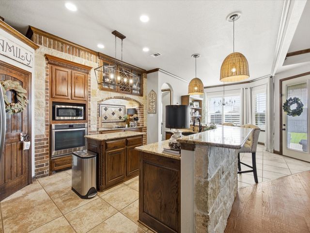 105 Mesquite Court, Decatur, TX 76234