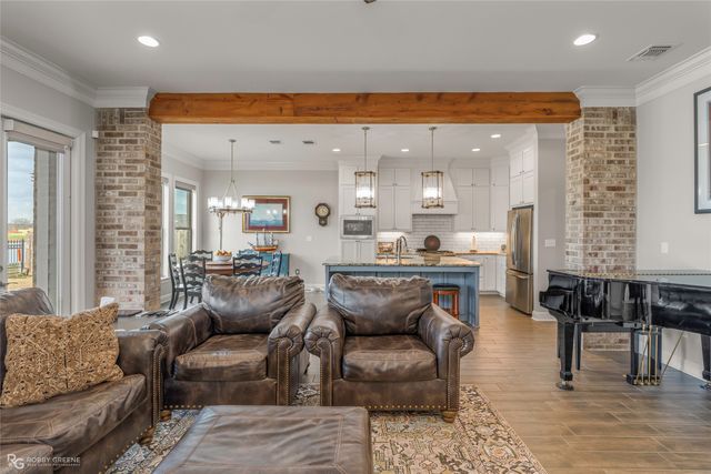 1113 Calle Lago Court, Bossier City, LA 71111