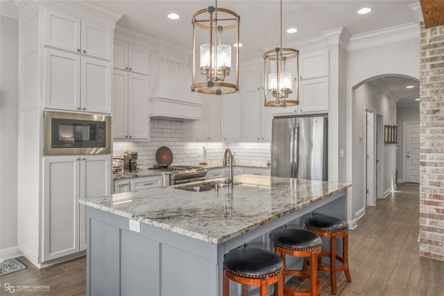 1113 Calle Lago Court, Bossier City, LA 71111