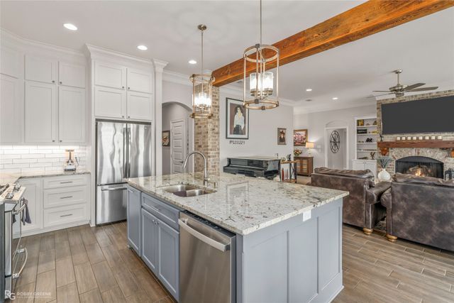 1113 Calle Lago Court, Bossier City, LA 71111