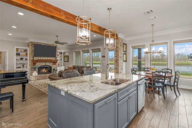 1113 Calle Lago Court, Bossier City, LA 71111