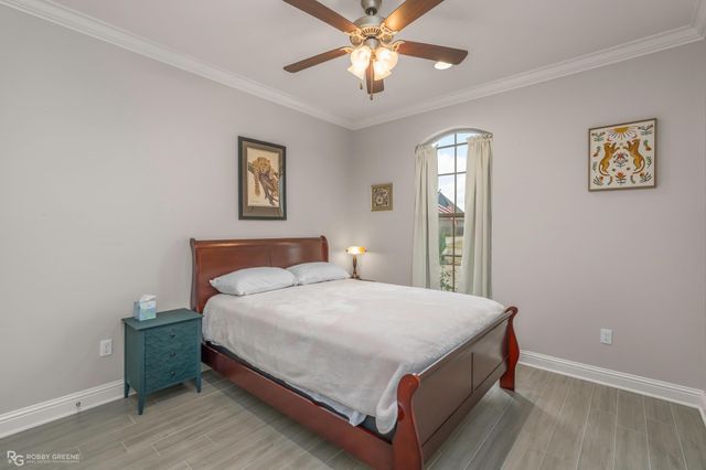 1113 Calle Lago Court, Bossier City, LA 71111