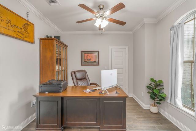 1113 Calle Lago Court, Bossier City, LA 71111