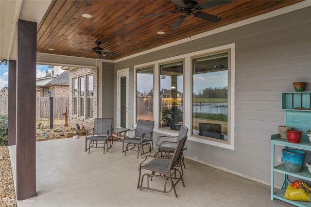 1113 Calle Lago Court, Bossier City, LA 71111