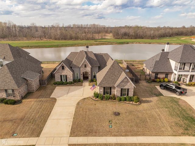 1113 Calle Lago Court, Bossier City, LA 71111