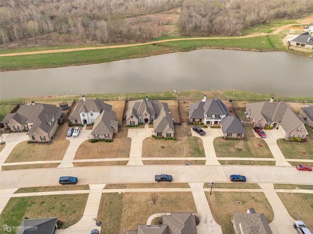 1113 Calle Lago Court, Bossier City, LA 71111