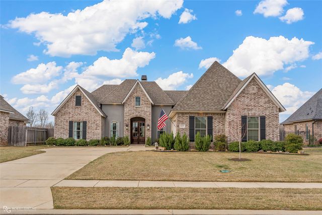 1113 Calle Lago Court, Bossier City, LA 71111