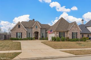 1113 Calle Lago Court, Bossier City, LA 71111