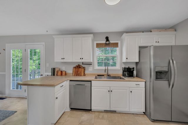 69 West Dr, Clarksville, TN 37040