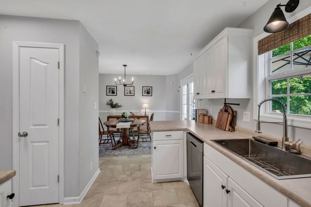 69 West Dr, Clarksville, TN 37040