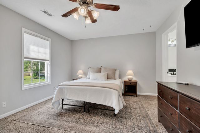 69 West Dr, Clarksville, TN 37040