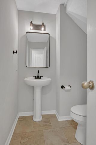 69 West Dr, Clarksville, TN 37040