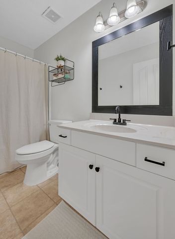 69 West Dr, Clarksville, TN 37040