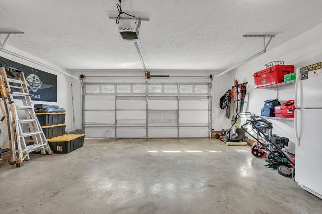 69 West Dr, Clarksville, TN 37040