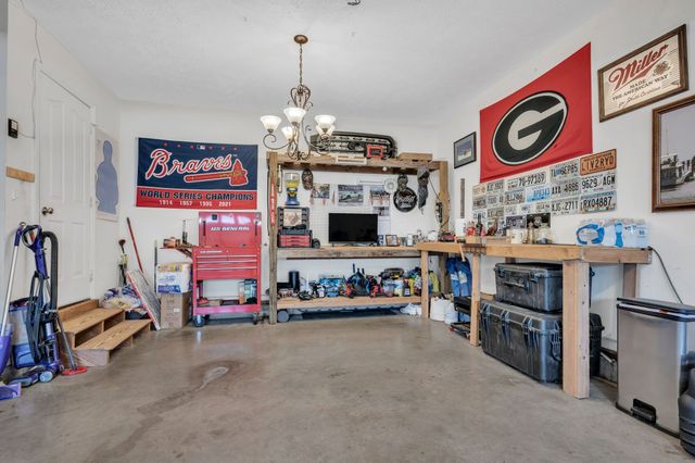 69 West Dr, Clarksville, TN 37040