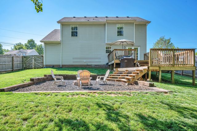 69 West Dr, Clarksville, TN 37040