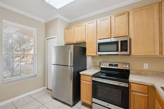 1960 RETREAT VIEW CIRCLE, Sanford, FL 32771