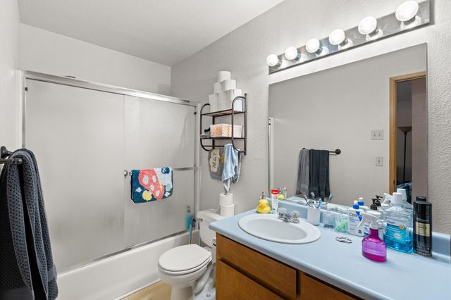 408 SE 10th Street, Grants Pass, OR 97526