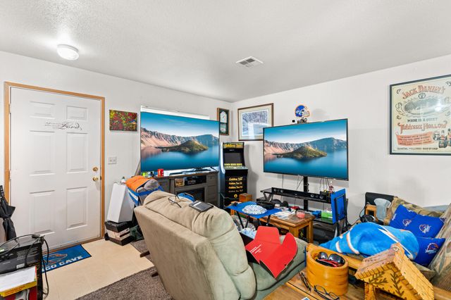 408 SE 10th Street, Grants Pass, OR 97526