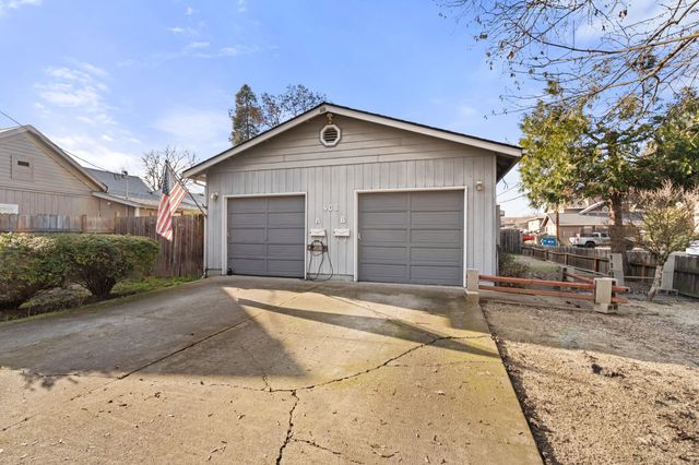 408 SE 10th Street, Grants Pass, OR 97526