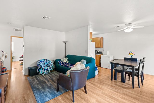 408 SE 10th Street, Grants Pass, OR 97526