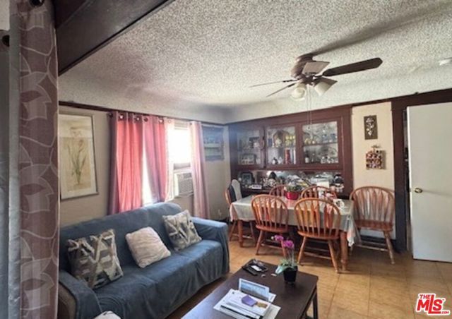 545 W 41st Street, Los Angeles, CA 90037