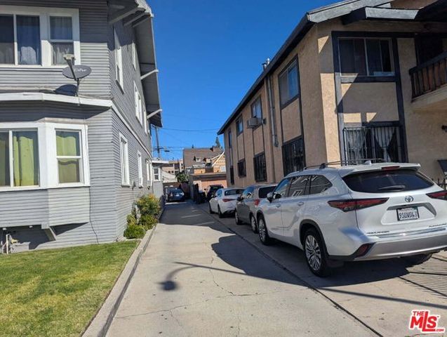 545 W 41st Street, Los Angeles, CA 90037