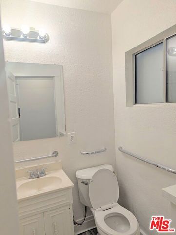 545 W 41st Street, Los Angeles, CA 90037