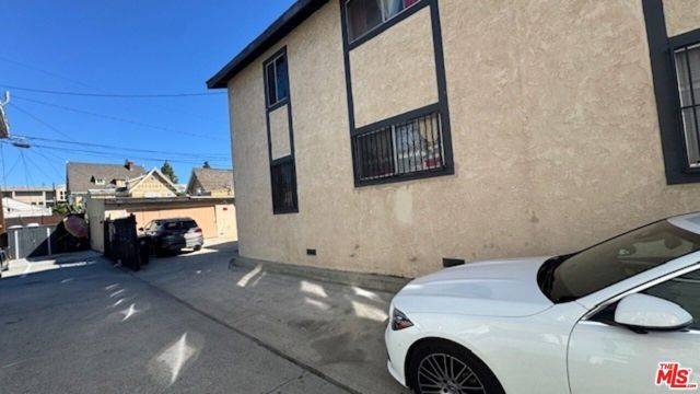 545 W 41st Street, Los Angeles, CA 90037