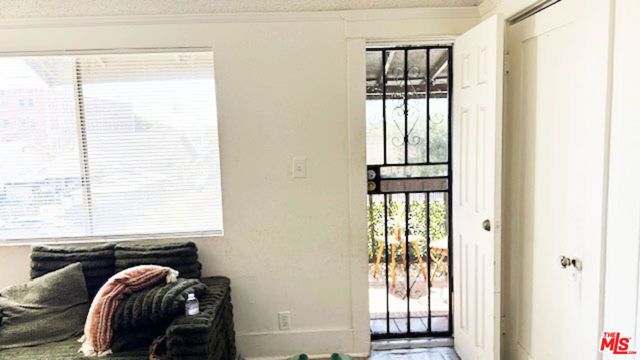 545 W 41st Street, Los Angeles, CA 90037