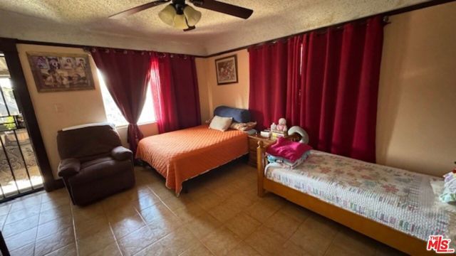 545 W 41st Street, Los Angeles, CA 90037