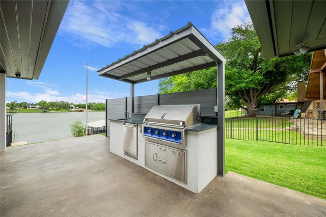 202 Mesquite DR, Kingsland, TX 78639