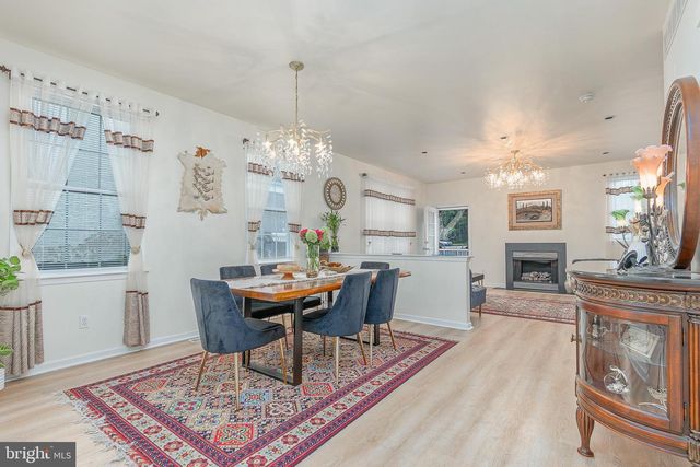 321 FOUNTAIN ST, Philadelphia, PA 19128