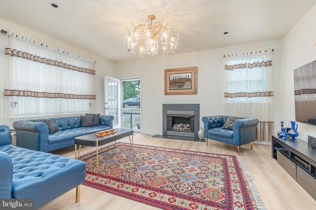 321 FOUNTAIN ST, Philadelphia, PA 19128