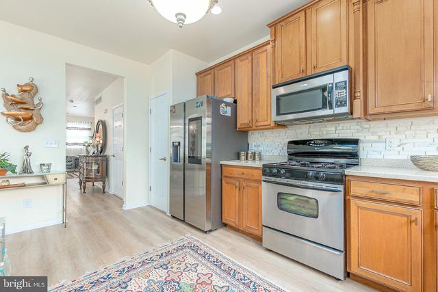 321 FOUNTAIN ST, Philadelphia, PA 19128